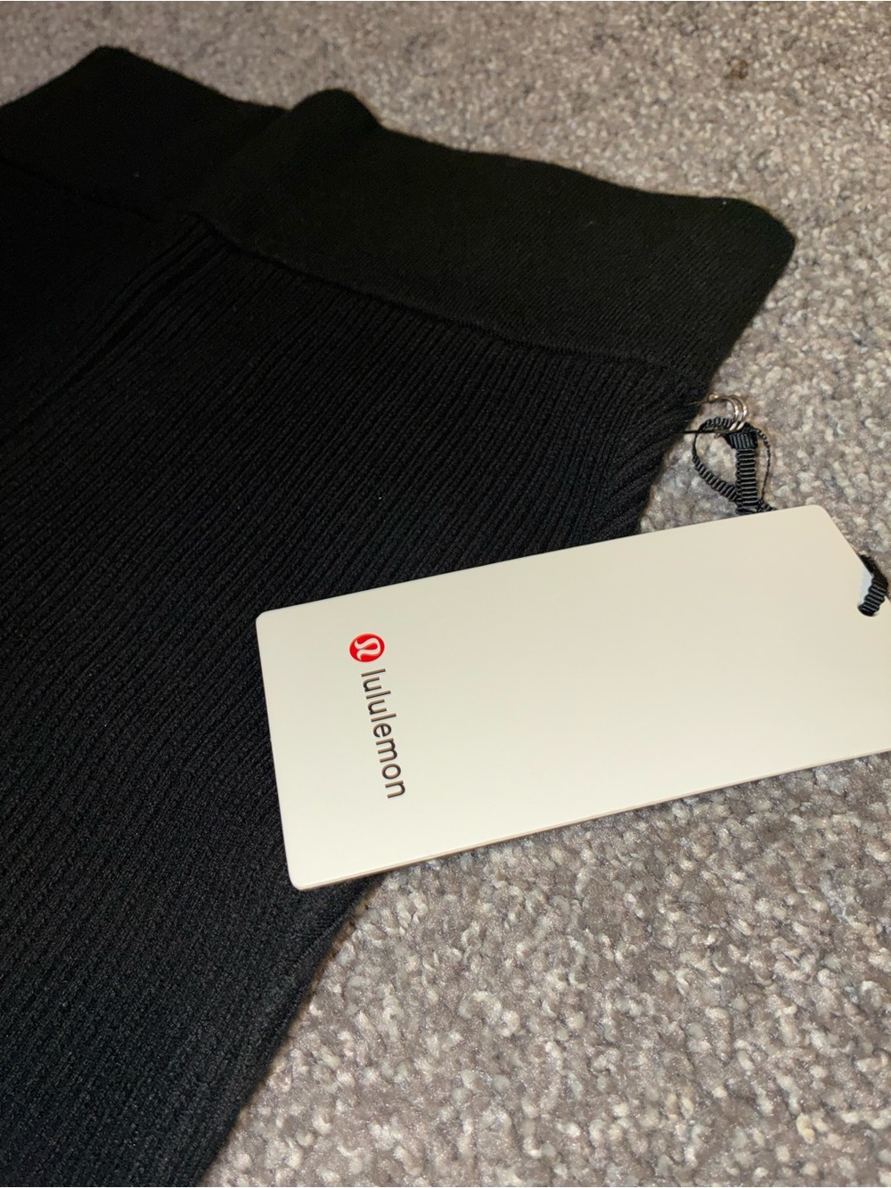 NWT Lululemon Ribbed Knit High-Rise Short 8" - Black - Size 6 - Picture 2 of 7